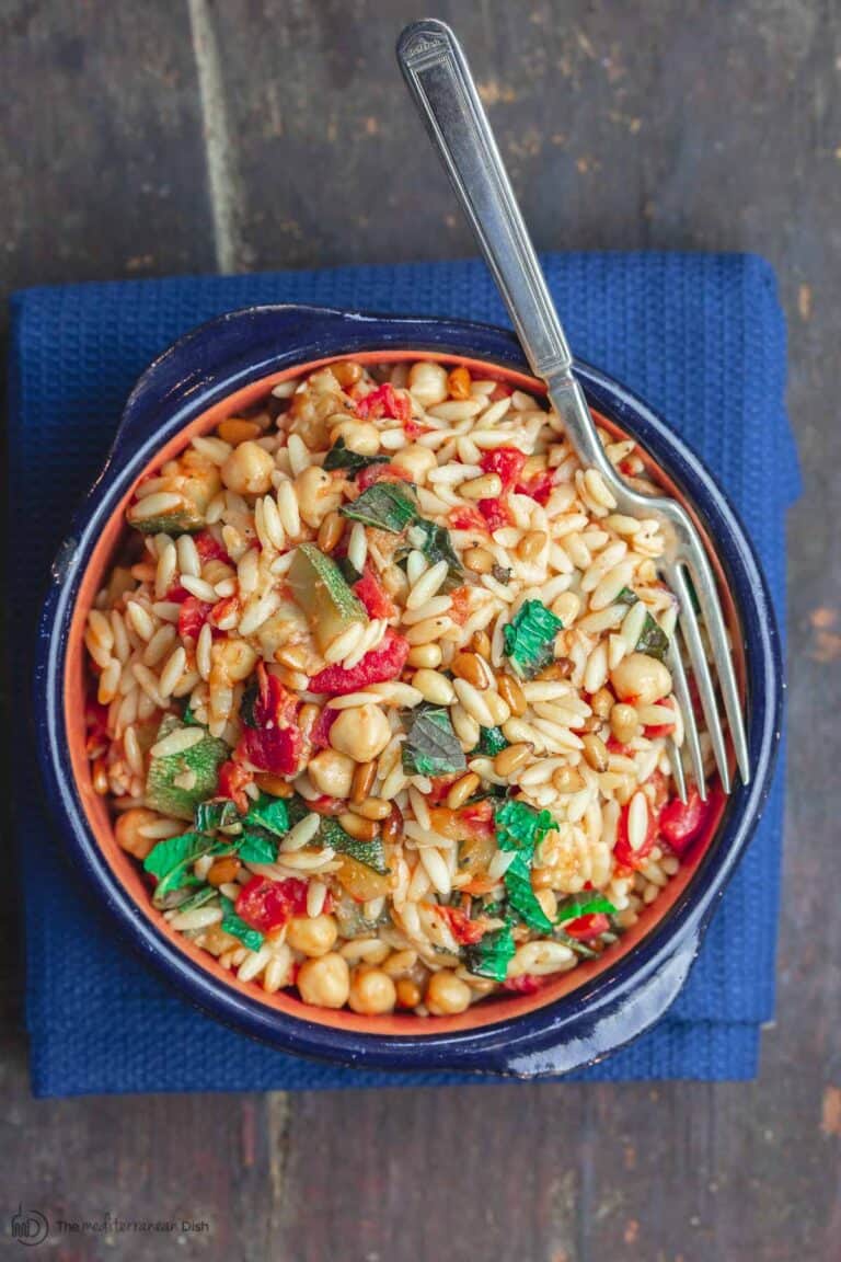 Mediterranean Orzo Recipe With Zucchini And Chickpeas The mediterranean-orzo-recipe-with-zucchini-and-chickpeas-the