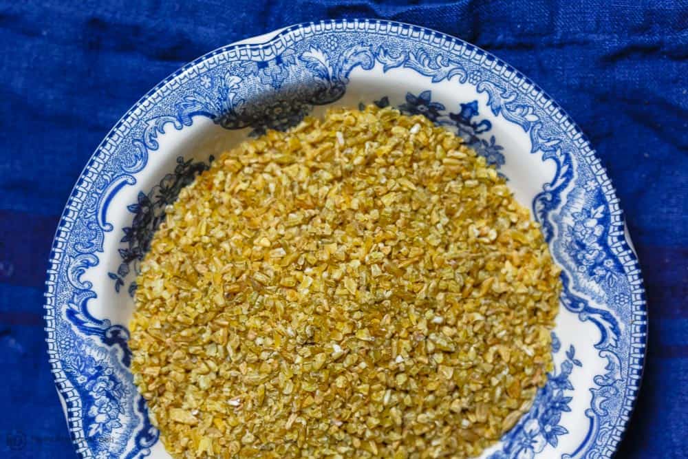 Uncooked cracked freekeh