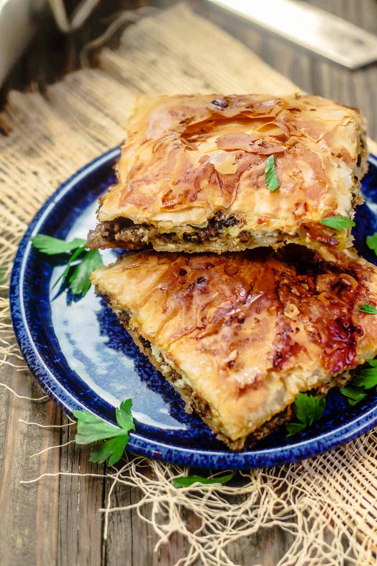 https://www.themediterraneandish.com/wp-content/uploads/2015/10/phyllo-meat-pie-recipe-11.jpg