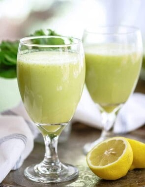 Mediterranean-Style Mint Lemonade | The Mediterranean Dish. An intense, frothy, perfectly refreshing homemade lemonade. There is a small trick that makes all the difference! See the recipe on TheMediterraneanDish.com