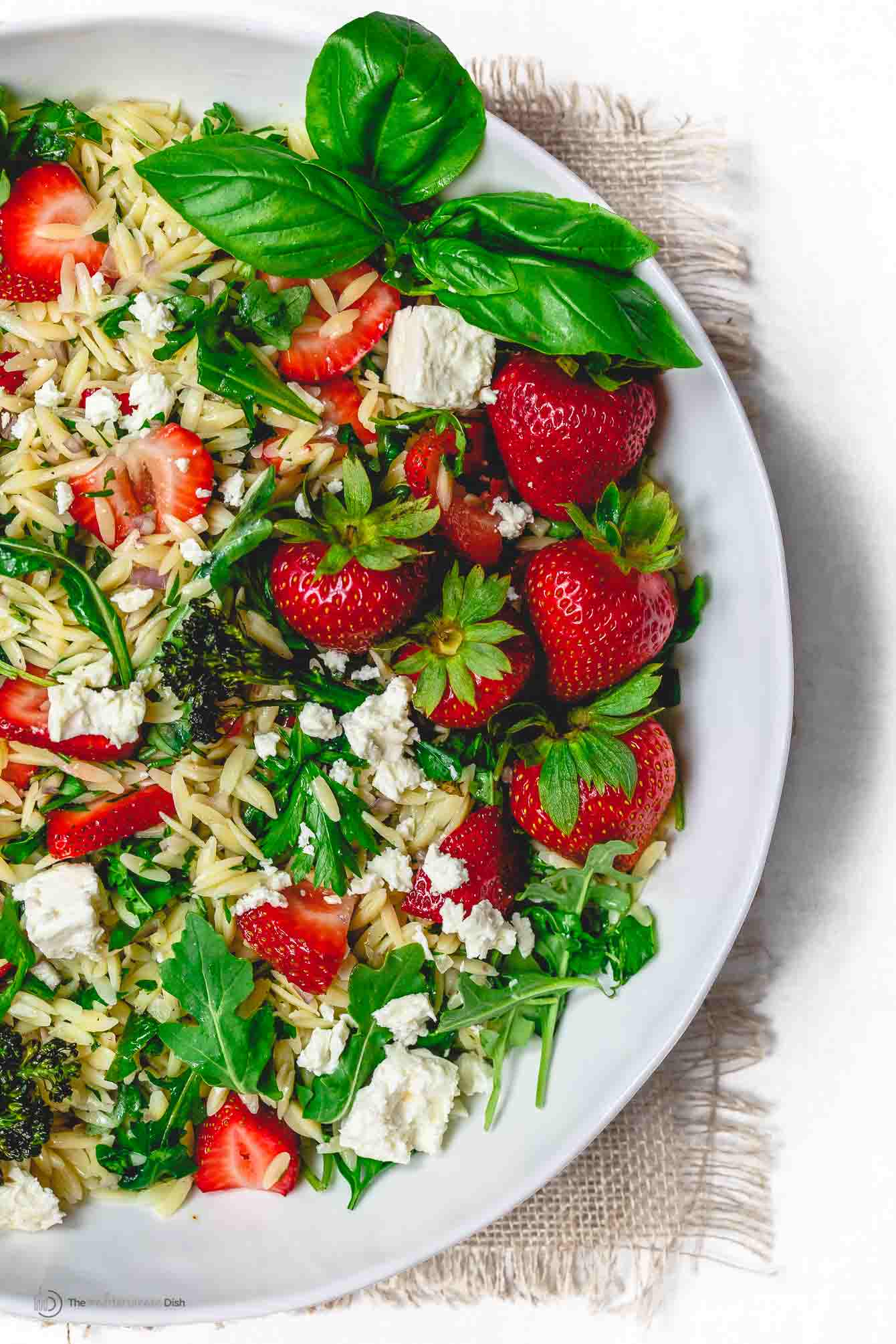 Orzo salad with strawberries and feta cheese