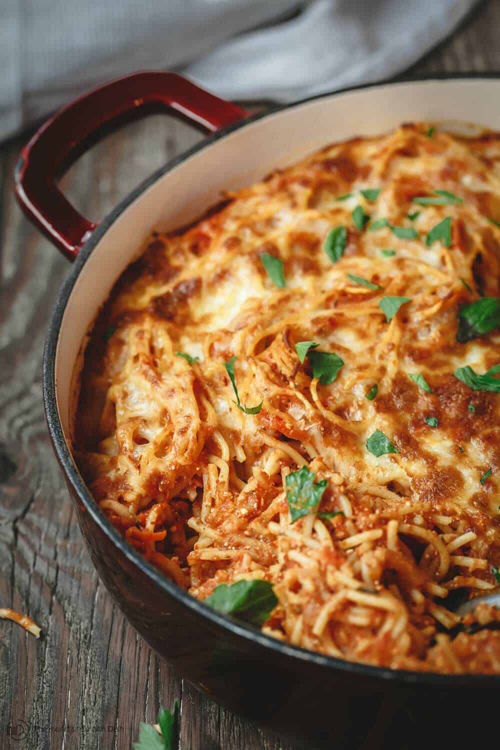 Baked spaghetti guaranteed to satisfy the whole family! Ready to serve.