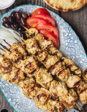 This homemade chicken souvlaki recipe takes you to the streets of Athens! Complete with the best souvlaki marinade; instructions for indoor or outdoor grilling; and what to serve with your souvlaki. Recipe from themediterraneandish.com #greekfood #souvlaki #kebab #kabob #chickensouvlaki #chickenkabob #mediterraneanfood #mediterraneandiet #mediterraneanrecipe #grilledchicken