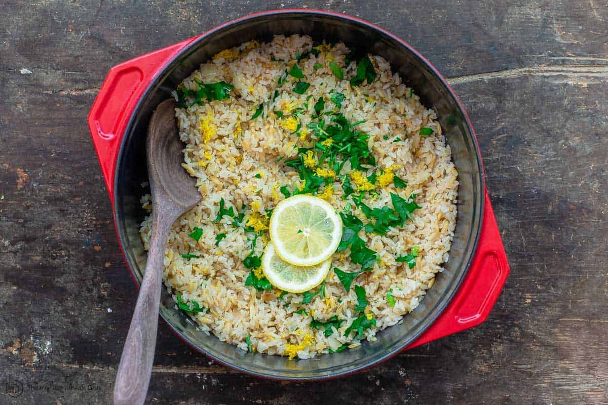 https://www.themediterraneandish.com/wp-content/uploads/2019/03/Greek-Lemon-Rice-Recipe-3.jpg