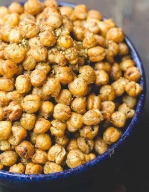 Crunchy roasted chickpeas seasoned with za'atar and harissa