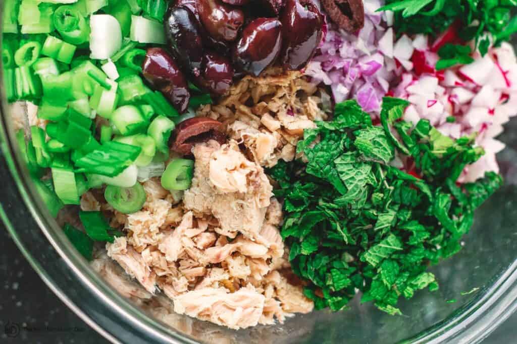 10Min Mediterranean Tuna Salad (Bold & Healthy) The Mediterranean Dish