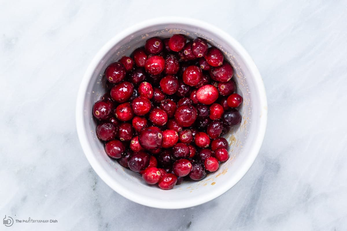 Fresh cranberries with brown sugar and white wine vinegar