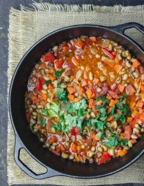 Black eyed peas in a cast iron pot