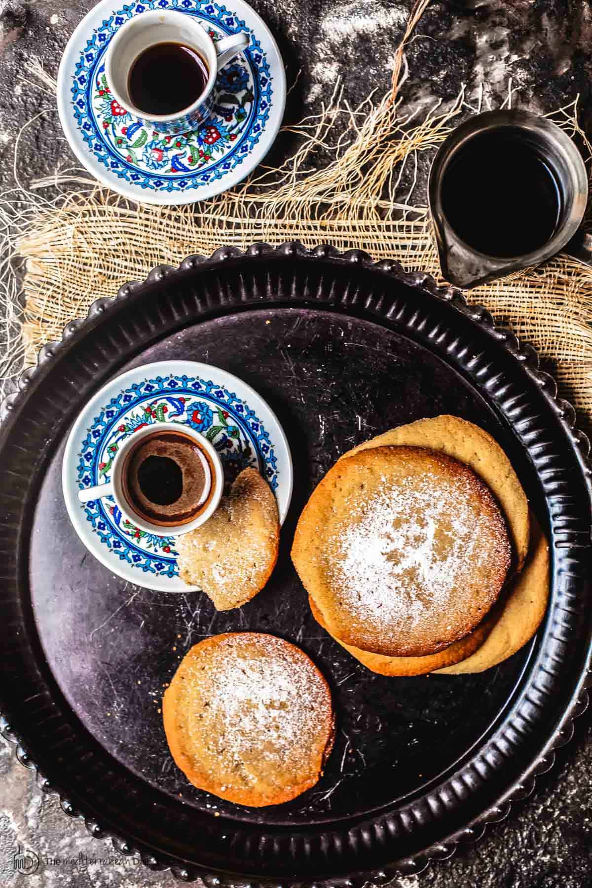 cookies served with turkish coffee