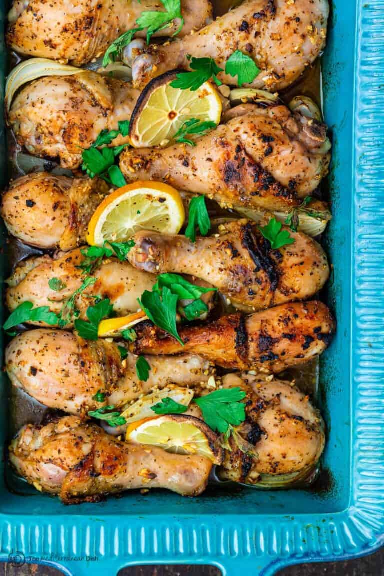Baked chicken drumsticks with lemon and garlic
