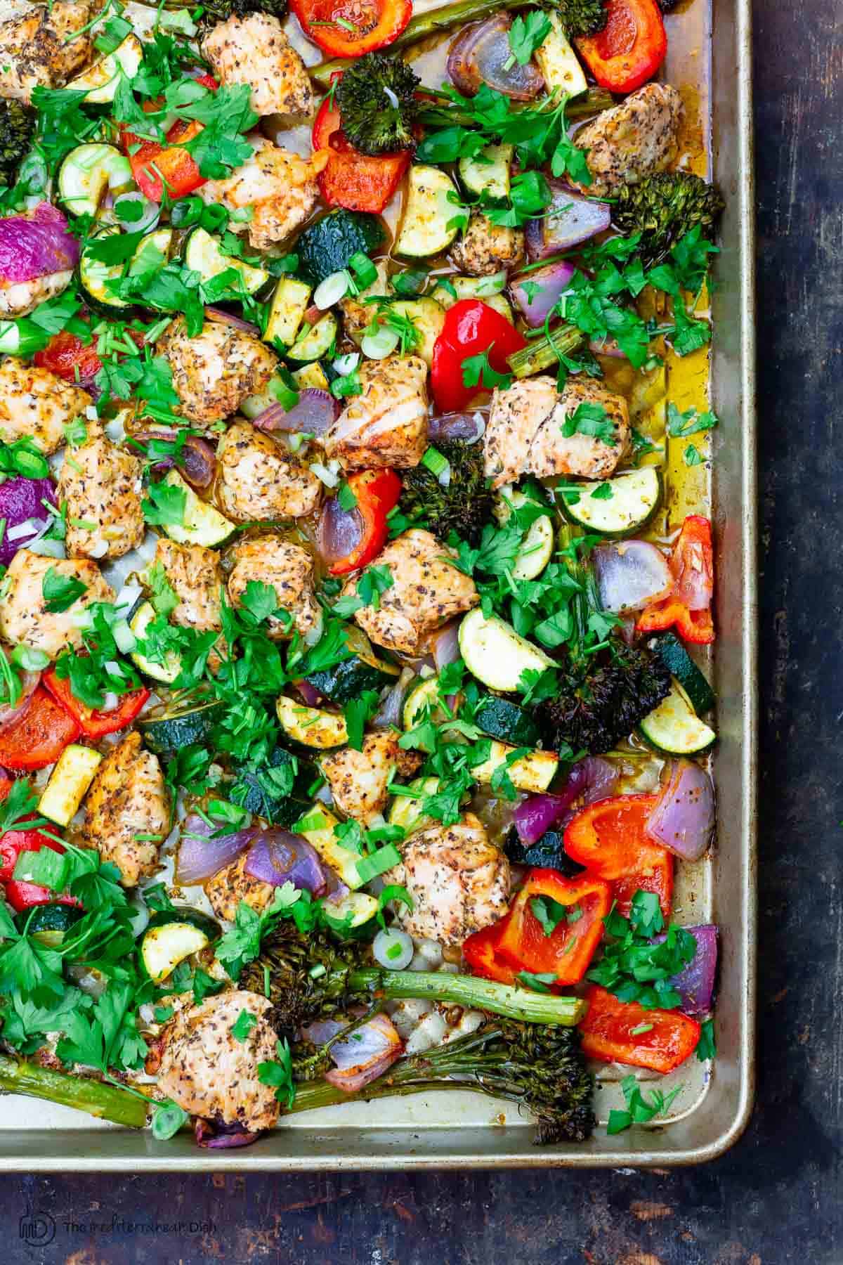 Sheet pan chicken and vegetables 