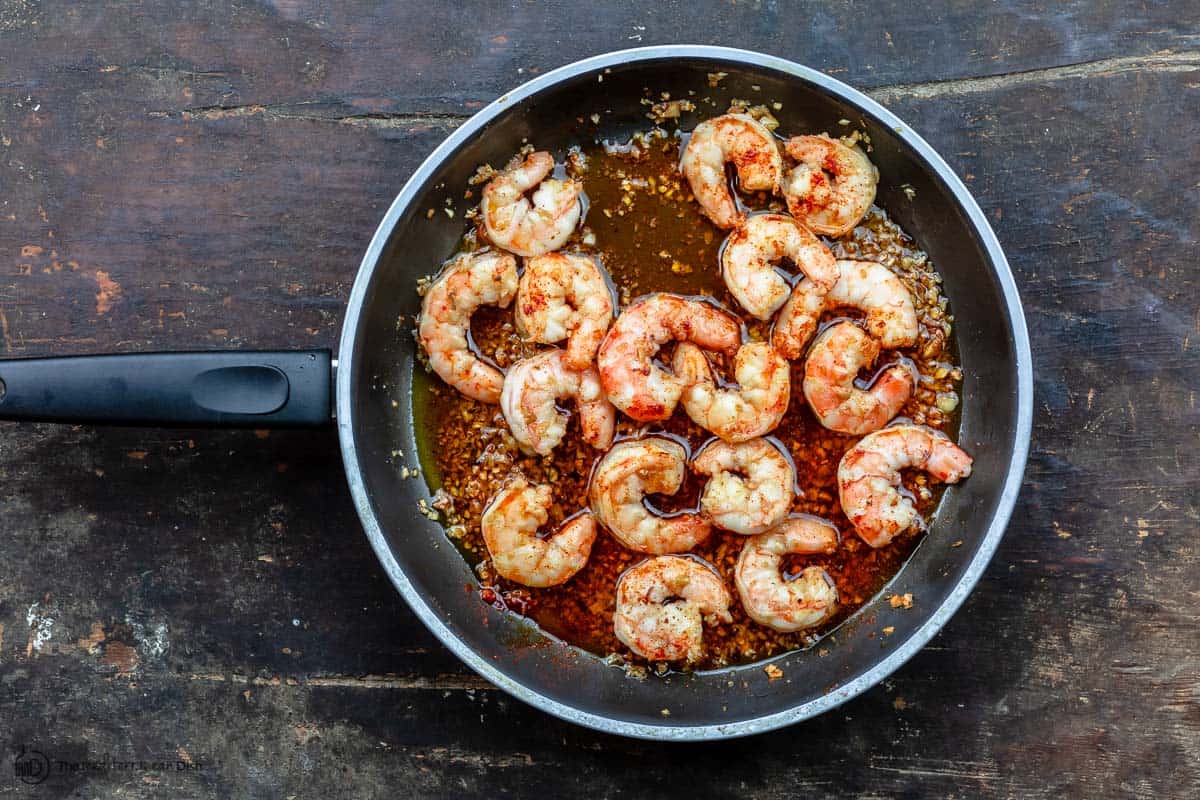 cooked shrimp in the oil