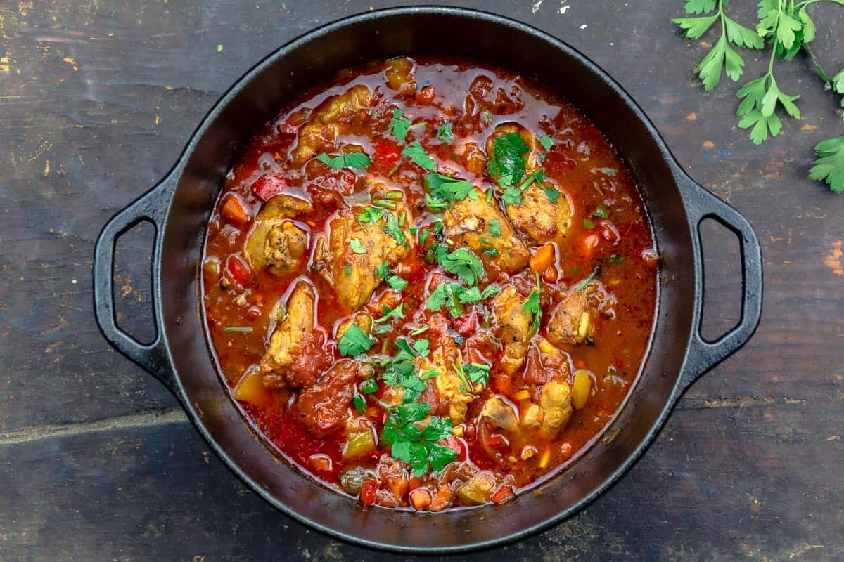 stew chicken in the cooking pot