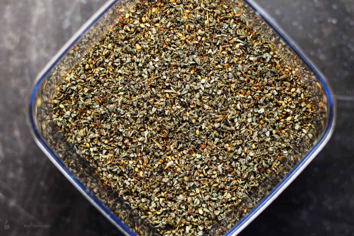 za'atar seasoning in a jar