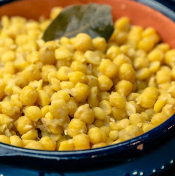 Chickpeas cooked and served in a bowl