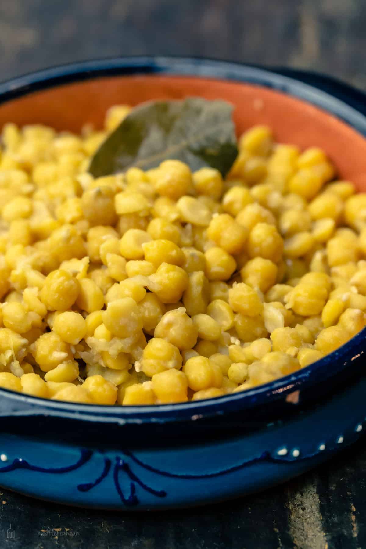 Chickpeas cooked and served in a bowl