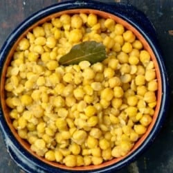 Cooked chickpeas served in a bowl