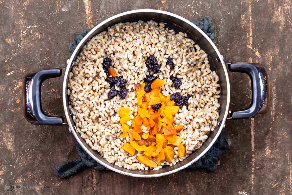 pearled barley cooking with raisins and dried apricots