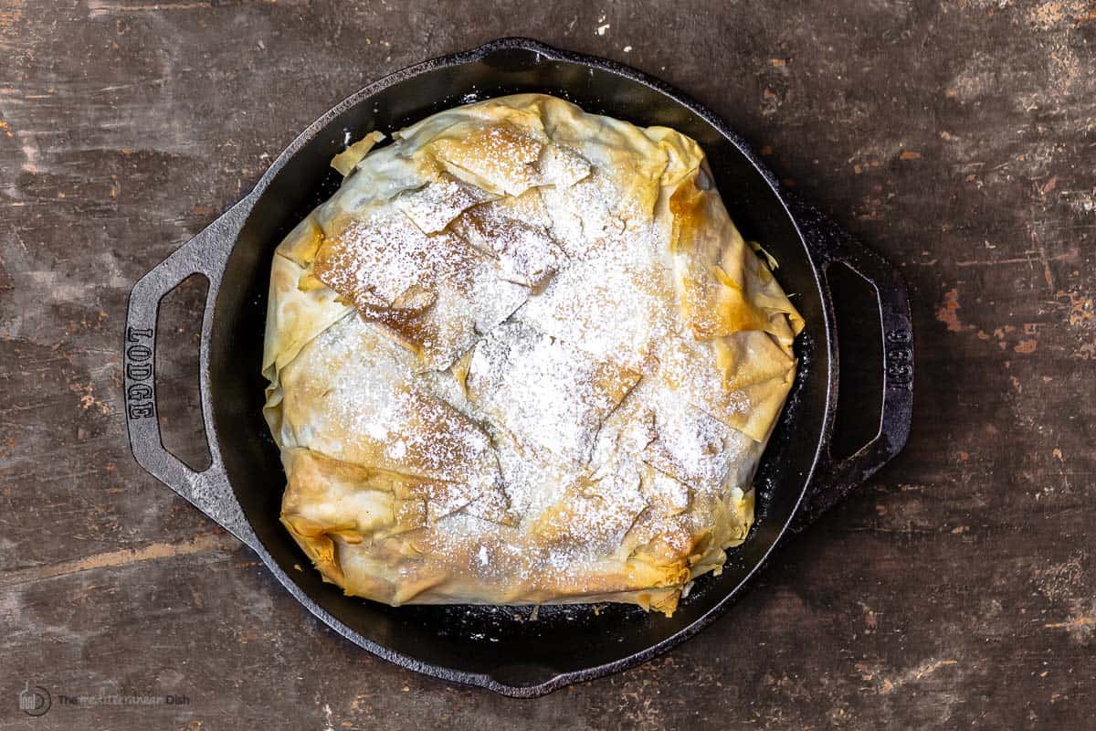 pastilla dusted with powdered sugar