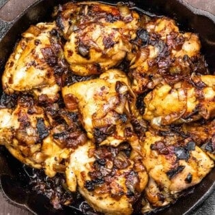 Onion chicken, a close up shot