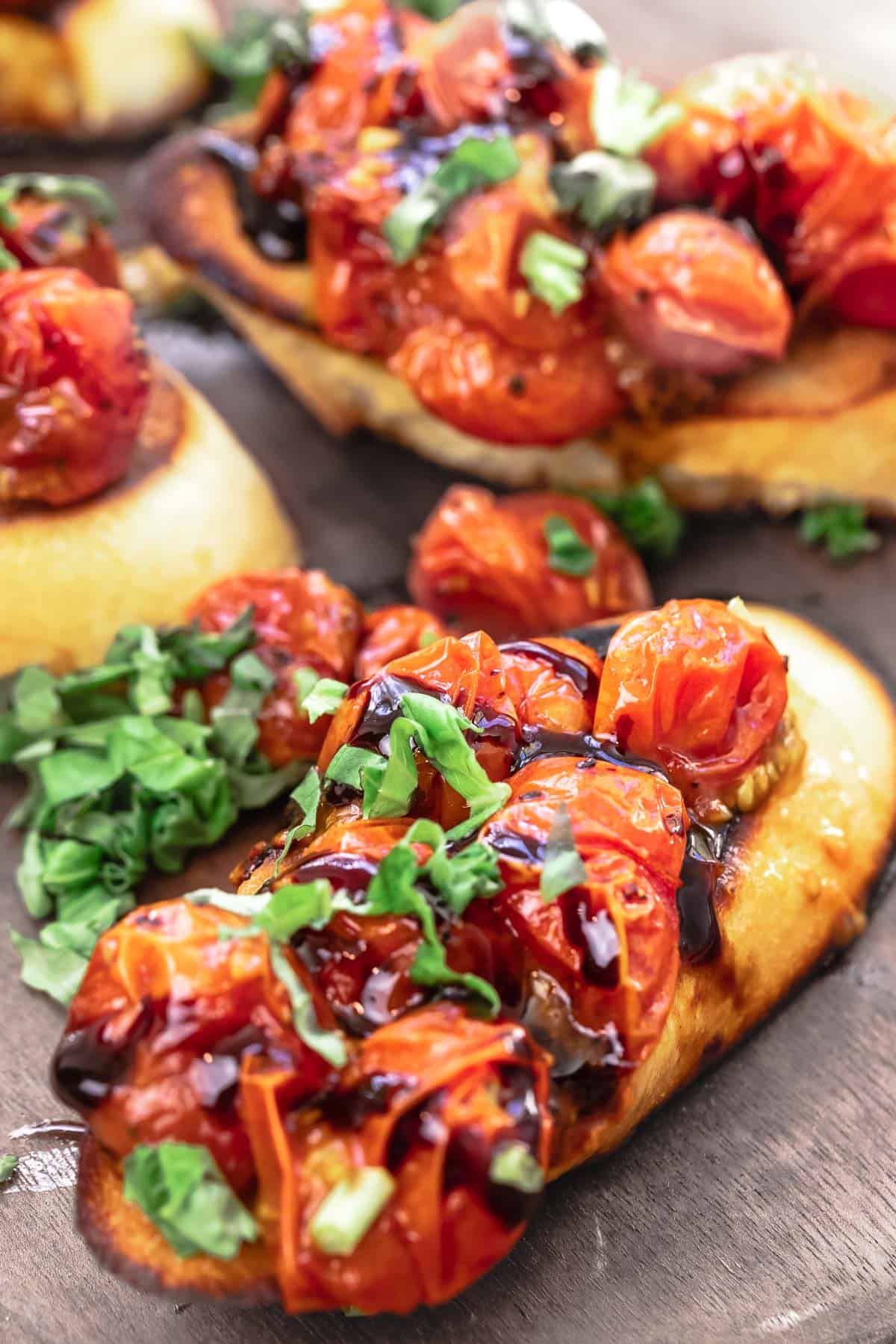 tomato bruschetta with fresh basil and balsamic glaze