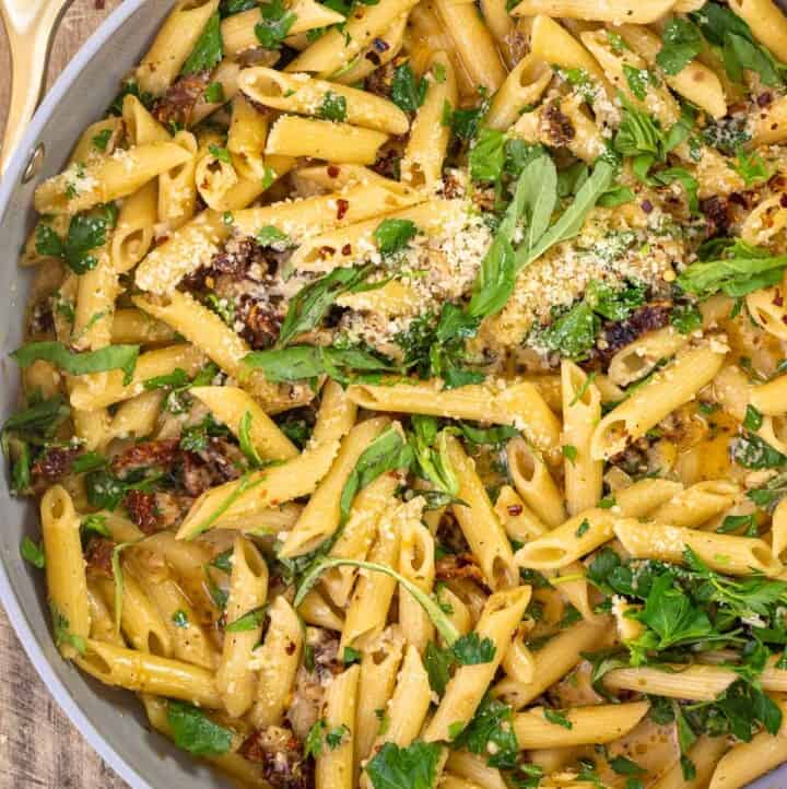 sundried tomato pasta in a large pan