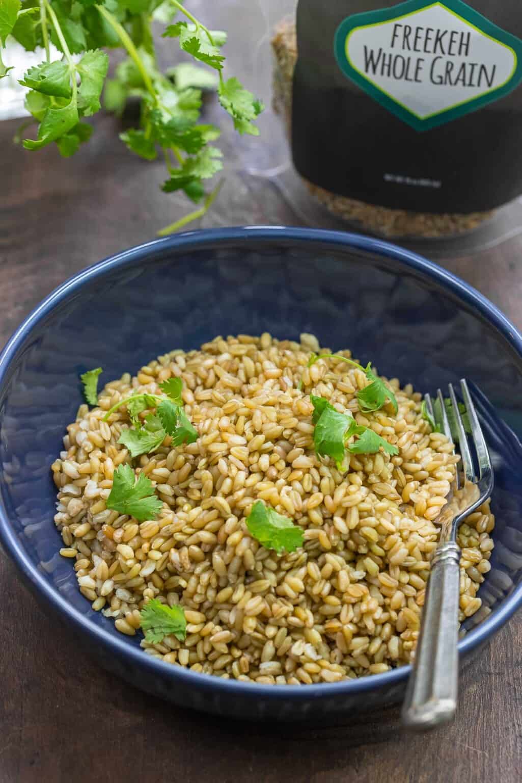 How to Cook Freekeh (Freekeh 101) | The Mediterranean Dish