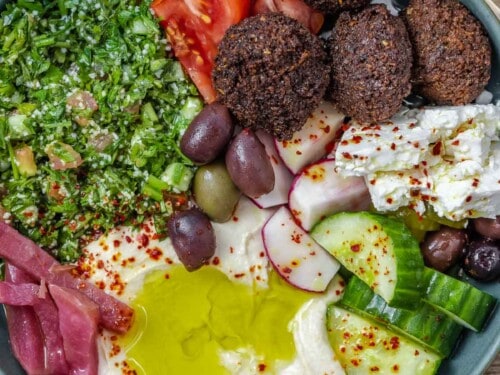 https://www.themediterraneandish.com/wp-content/uploads/2022/09/falafel-bowl-recipe-3-500x375.jpg