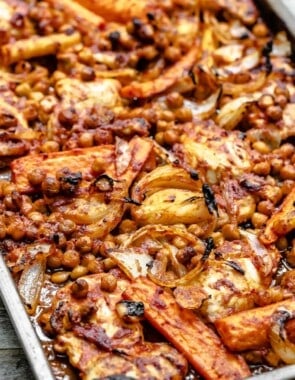 sheet pan chicken recipe with vegetables.