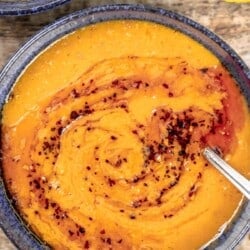 Kırmızı Mercimek Çorbası in a blue bowl.