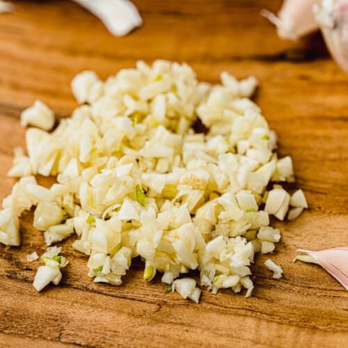 https://www.themediterraneandish.com/wp-content/uploads/2023/04/TMD-Garlic-WEB-22-500x500.jpg