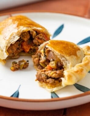 spanish beef empanadillas web story poster image.