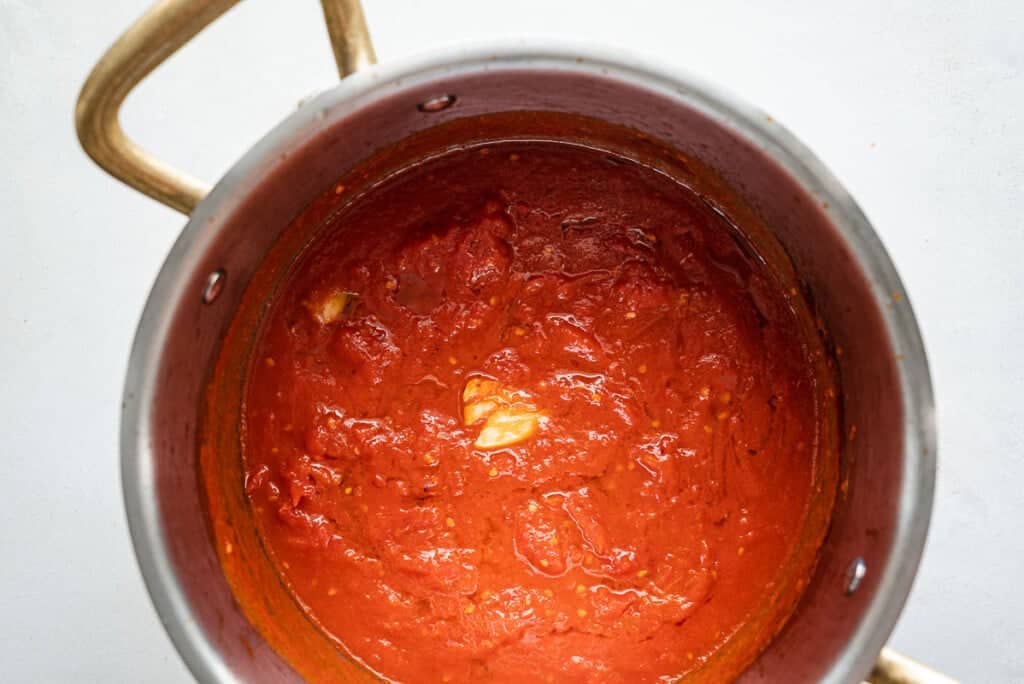 Pasta Pomodoro (Spaghetti Pomodoro) | The Mediterranean Dish