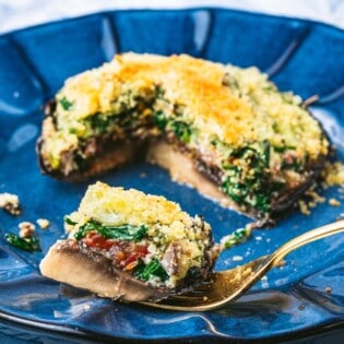 stuffed portobello mushrooms web story poster image.