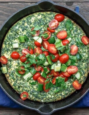feta spinach frittata web story poster image.