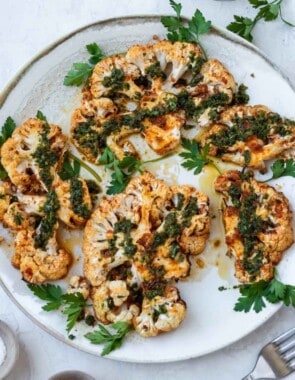 cauliflower steaks web story poster image.