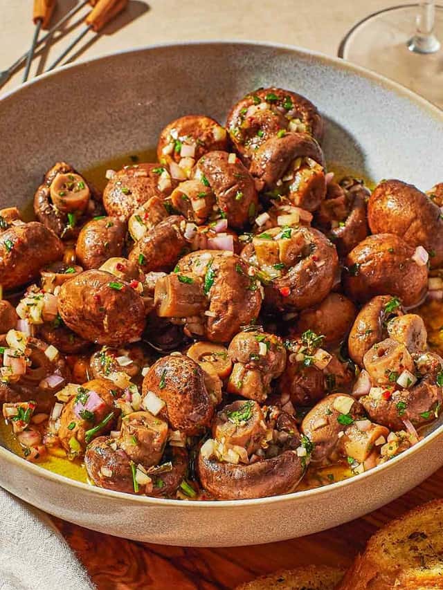 Marinated Mushrooms With Garlic And Thyme - The Mediterranean Dish