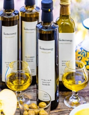 how to taste olive oil web story poster image.
