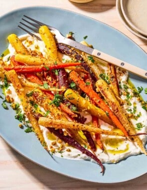 Roasted rainbow carrots web story poster image.