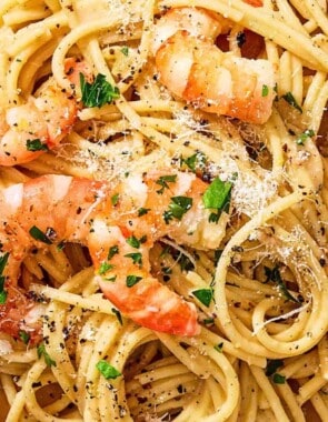 shrimp cacio e pepe web story poster image.