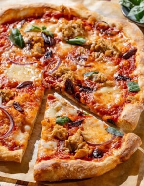 Tuna pizza web story poster image.