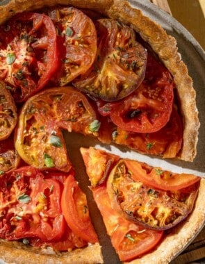 Tomato tart web story poster image.
