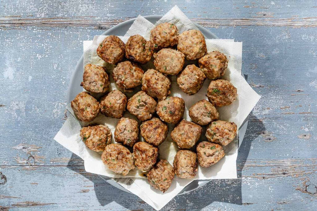 Albóndigas (Spanish Meatballs) Recipe | The Mediterranean Dish
