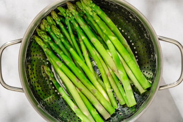 Picture of Steamed Asparagus with Eggs | The Mediterranean Dish