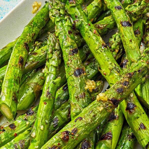 Grilled asparagus on a platter.