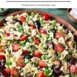Greek pasta salad pin image 1.