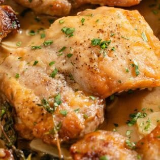 A close up of the garlic chicken recipe.