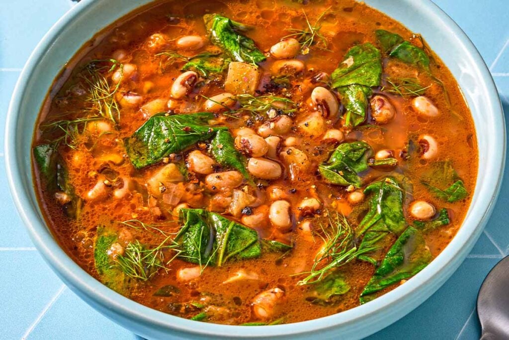 A serving of black eyed peas in a bowl.
